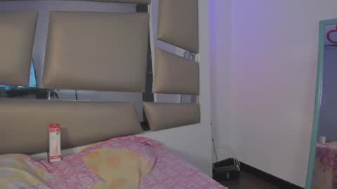 angely_js online show from 02-25-25, 11:33