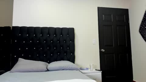 AngelynaW online show from 09-09-25, 11:10