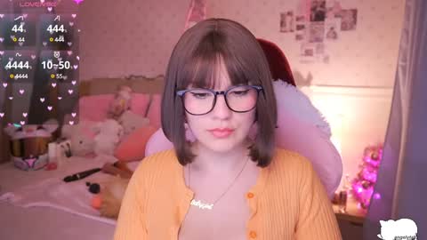 Snapshot of angelytaxx chatting on 01-14-25, 07:06 Angel online show from 01-14-25, 07:06