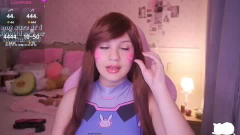 Snapshot of angelytaxx chatting on 02-09-25, 10:42 Angel online show from 02-09-25, 10:42