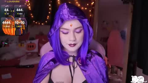 Snapshot of angelytaxx chatting on 10-26-25, 05:35 Angel online show from 10-26-25, 05:35