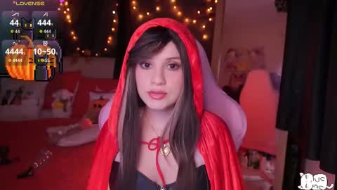 Snapshot of angelytaxx chatting on 10-30-25, 08:38 Angel online show from 10-30-25, 08:38