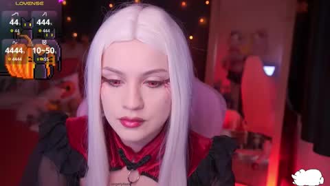 Snapshot of angelytaxx chatting on 11-01-25, 04:36 Angel online show from 11-01-25, 04:36