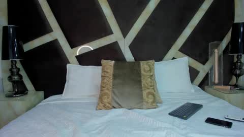 Snapshot of anghel_stone chatting on 01-17-25, 12:42 Anghel Stone online show from 01-17-25, 12:42