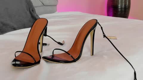 Snapshot of angieebaezz chatting on 02-26-25, 03:52 Angie online show from 02-26-25, 03:52