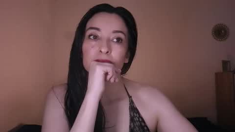 Snapshot of angiesquirt chatting on 05-26-26, 01:12 VALENTINA online show from 05-26-26, 01:12