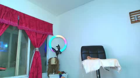 Snapshot of angye_hot chatting on 02-15-25, 01:10 Jovana Michell online show from 02-15-25, 01:10