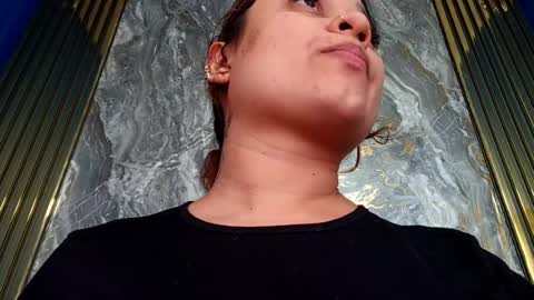 anie__saenz online show from 06-18-26, 08:02