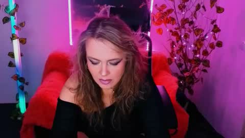 Aniela online show from 10-04-25, 08:23