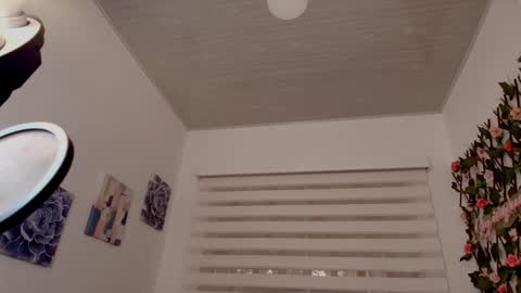 laura  online show from 02-24-26, 12:14