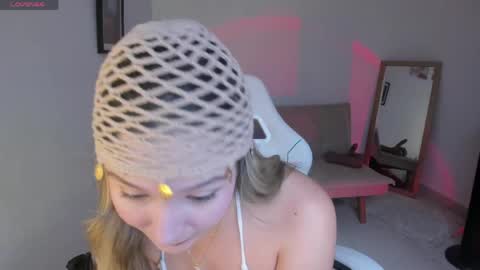 Maria online show from 04-28-26, 02:22