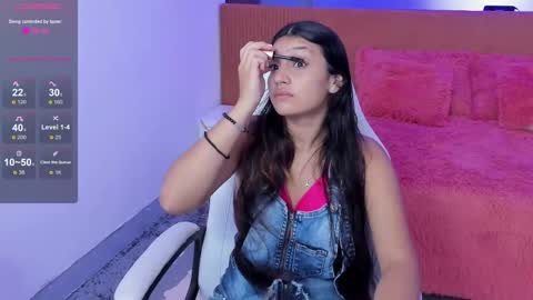 Snapshot of aniie_princess_18 chatting on 09-13-25, 02:22 anni online show from 09-13-25, 02:22