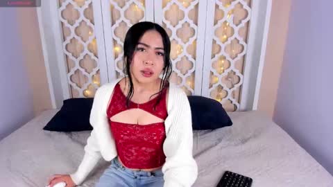 aniie_west online show from 12-21-25, 05:09