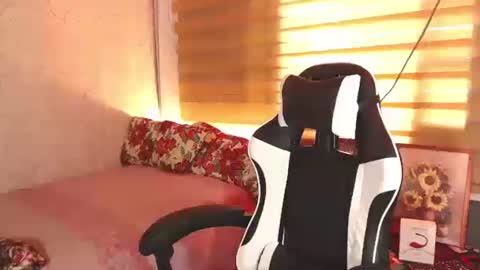 Snapshot of anikkafox chatting on 10-31-25, 06:58 Nikka online show from 10-31-25, 06:58