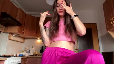 Snapshot of anime_baby22 chatting on 01-01-25, 10:00 Alice online show from 01-01-25, 10:00