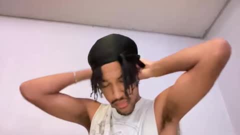 Snapshot of animeboygirls chatting on 10-14-25, 02:45 Animeboygirls online show from 10-14-25, 02:45