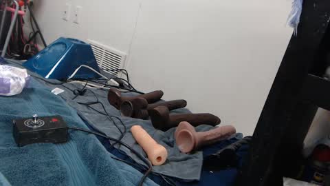 Snapshot of animergamergirl chatting on 02-15-25, 10:31 Twitter at animegamergrl. No vids for sale on Chaturbate. online show from 02-15-25, 10:31