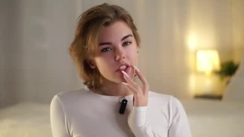 Snapshot of anishavivo chatting on 11-27-25, 12:29 AnishaVivo online show from 11-27-25, 12:29