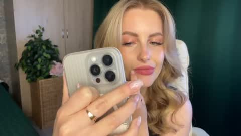 Anita online show from 05-17-26, 12:41