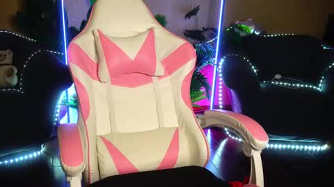 Snapshot of anita_von chatting on 10-21-25, 04:13 anita_von online show from 10-21-25, 04:13