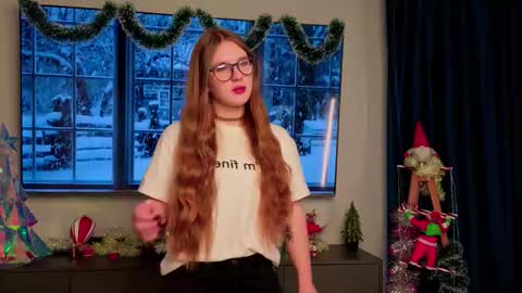 Snapshot of anitablankenbeckle chatting on 12-18-25, 06:41 Bloom online show from 12-18-25, 06:41