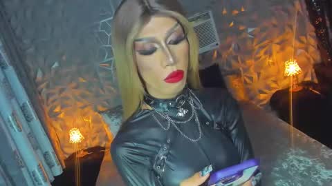 Snapshot of anitacruisze chatting on 01-12-25, 02:03 Miss Ann online show from 01-12-25, 02:03