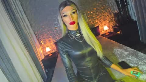 Snapshot of anitacruisze chatting on 01-27-25, 11:22 Miss Ann online show from 01-27-25, 11:22