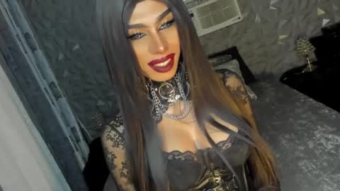 Snapshot of anitacruisze chatting on 02-25-25, 10:39 Miss Ann online show from 02-25-25, 10:39