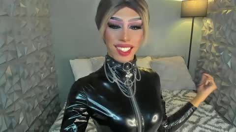 Snapshot of anitacruisze chatting on 03-06-25, 01:16 Miss Ann online show from 03-06-25, 01:16