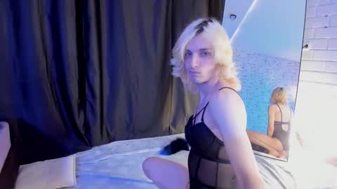 Snapshot of anjella_botton chatting on 10-08-25, 06:27 Angel online show from 10-08-25, 06:27