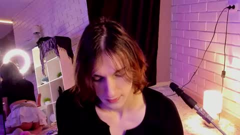 Snapshot of anjella_botton chatting on 11-26-25, 06:42 Angel online show from 11-26-25, 06:42