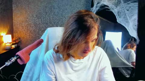 Snapshot of anjella_botton chatting on 05-16-26, 06:17 Angel online show from 05-16-26, 06:17