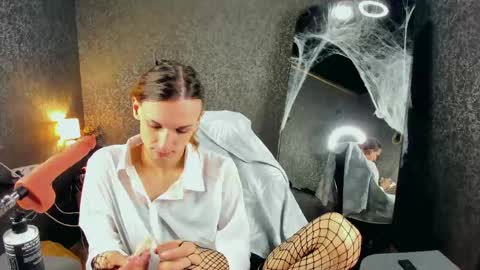Snapshot of anjella_botton chatting on 05-26-26, 06:15 Angel online show from 05-26-26, 06:15