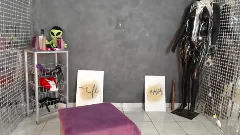Hello My name is NaiaraPv is OPEN online show from 06-05-26, 02:29