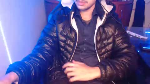 Snapshot of anjonoturno01 chatting on 10-06-25, 03:04 anjonoturno01 online show from 10-06-25, 03:04