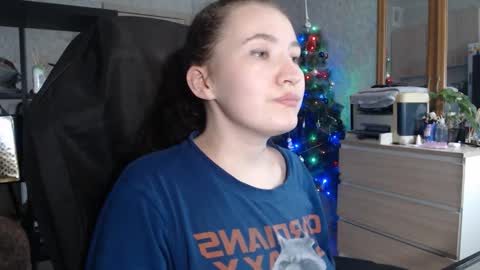 Snapshot of ankey_rayah chatting on 12-29-24, 03:13 Nameless online show from 12-29-24, 03:13