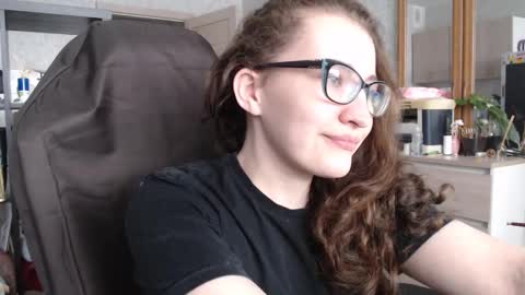 Snapshot of ankey_rayah chatting on 01-04-25, 06:19 Nameless online show from 01-04-25, 06:19