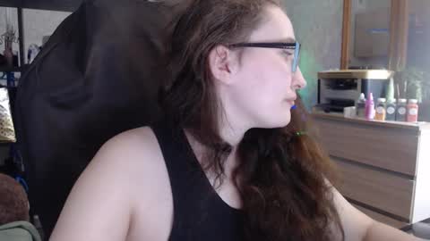 Snapshot of ankey_rayah chatting on 02-07-25, 01:58 Nameless online show from 02-07-25, 01:58