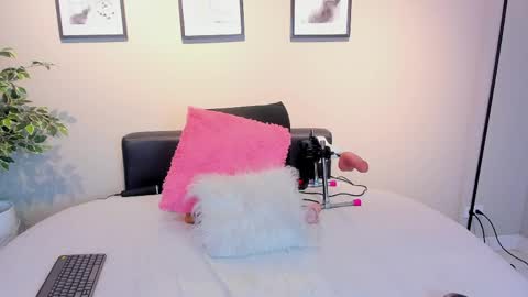 Snapshot of anna__spencer chatting on 05-18-26, 12:44 Anna online show from 05-18-26, 12:44
