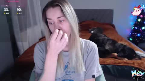 Snapshot of anna_ana chatting on 12-20-24, 09:43 Anadirectgirl online show from 12-20-24, 09:43