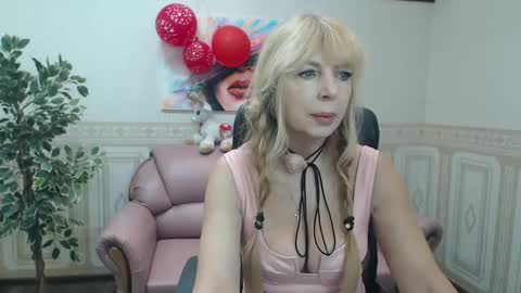 Anna Ditrih online show from 02-15-25, 03:50