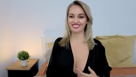 Snapshot of anna_love1 chatting on 11-28-25, 11:40 Anastasia online show from 11-28-25, 11:40