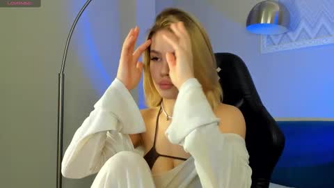 Anna online show from 03-01-25, 01:22