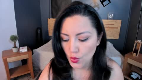 Snapshot of annaa_rose chatting on 01-09-25, 03:26 Anna online show from 01-09-25, 03:26