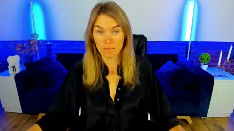 Annabel online show from 09-14-25, 05:17