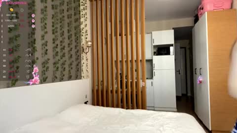 Aya  online show from 12-23-25, 08:01