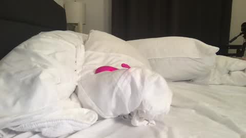 Snapshot of annabisoux chatting on 02-08-25, 01:54 Anna online show from 02-08-25, 01:54