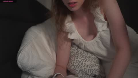 Snapshot of annabisoux chatting on 09-23-25, 12:13 Anna online show from 09-23-25, 12:13