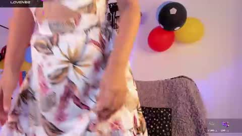 Snapshot of annachernova chatting on 06-17-26, 12:40 Anna online show from 06-17-26, 12:40