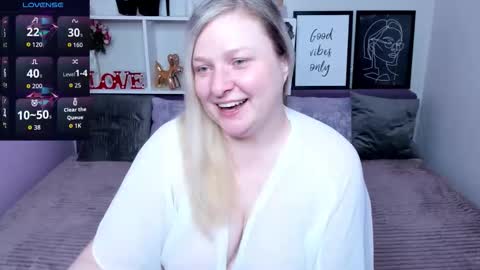 AnnaCherri online show from 10-14-25, 03:07